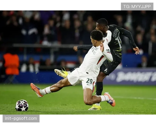 巴黎圣日耳曼主场迎战里昂,姆巴佩与切尔西旧将古斯托对位成焦点